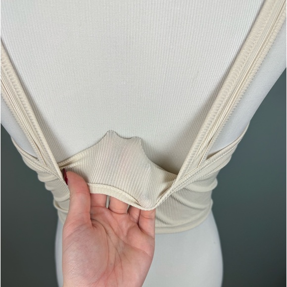 Basics Cropped Top - Picture 5 of 6